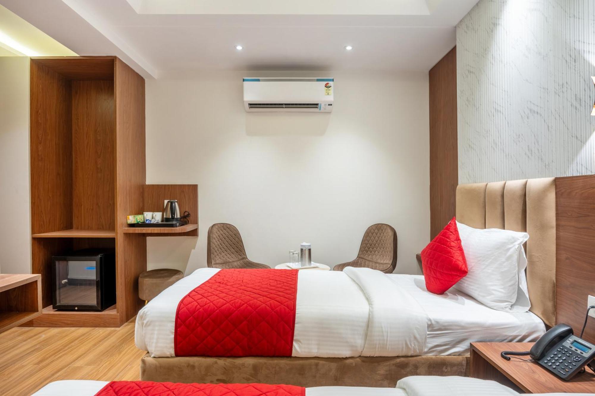 Hotel Avaas - Faiz Road Karol Bagh Δελχί Εξωτερικό φωτογραφία